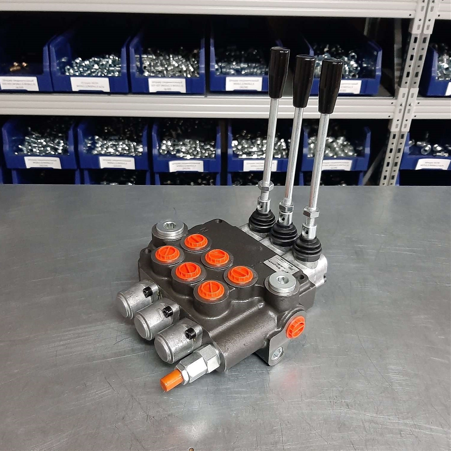 Гидрораспределитель 3Р80-1L13А8А8 GKZ1