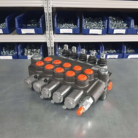 Гидрораспределитель 5Р80-1L13L13L13А1А8 GKz1